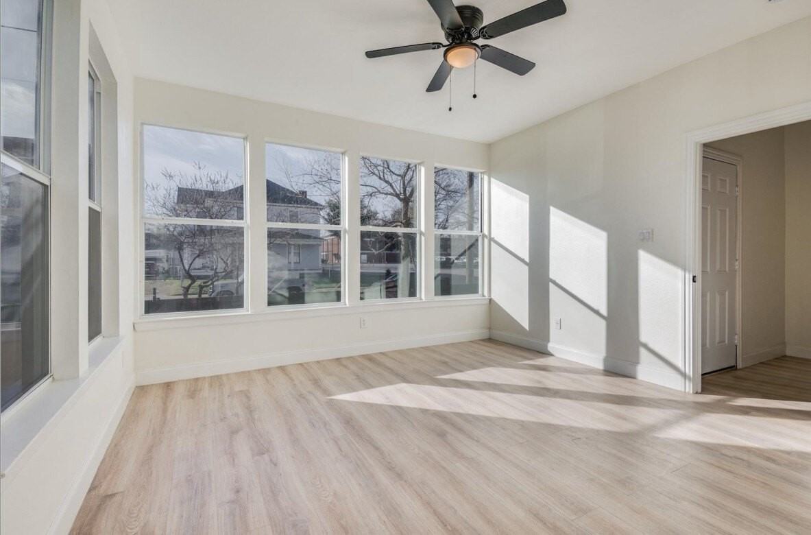 805 W 9th St - Photo 5 of 16