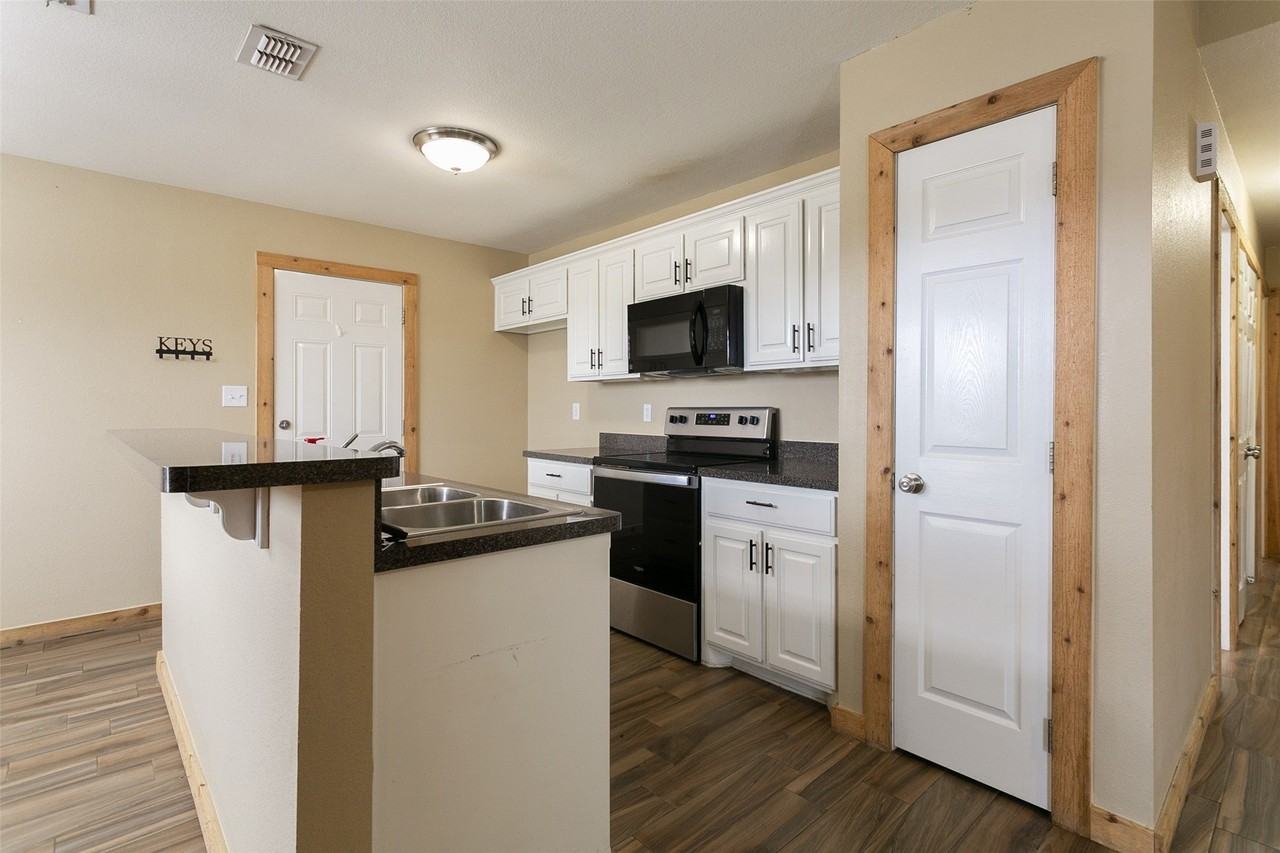608 Mesquite Dr - Photo 5 of 26