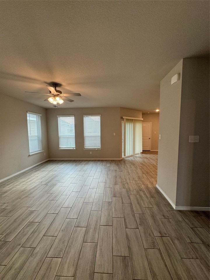 6033 Seguin Ct - Photo 2 of 24