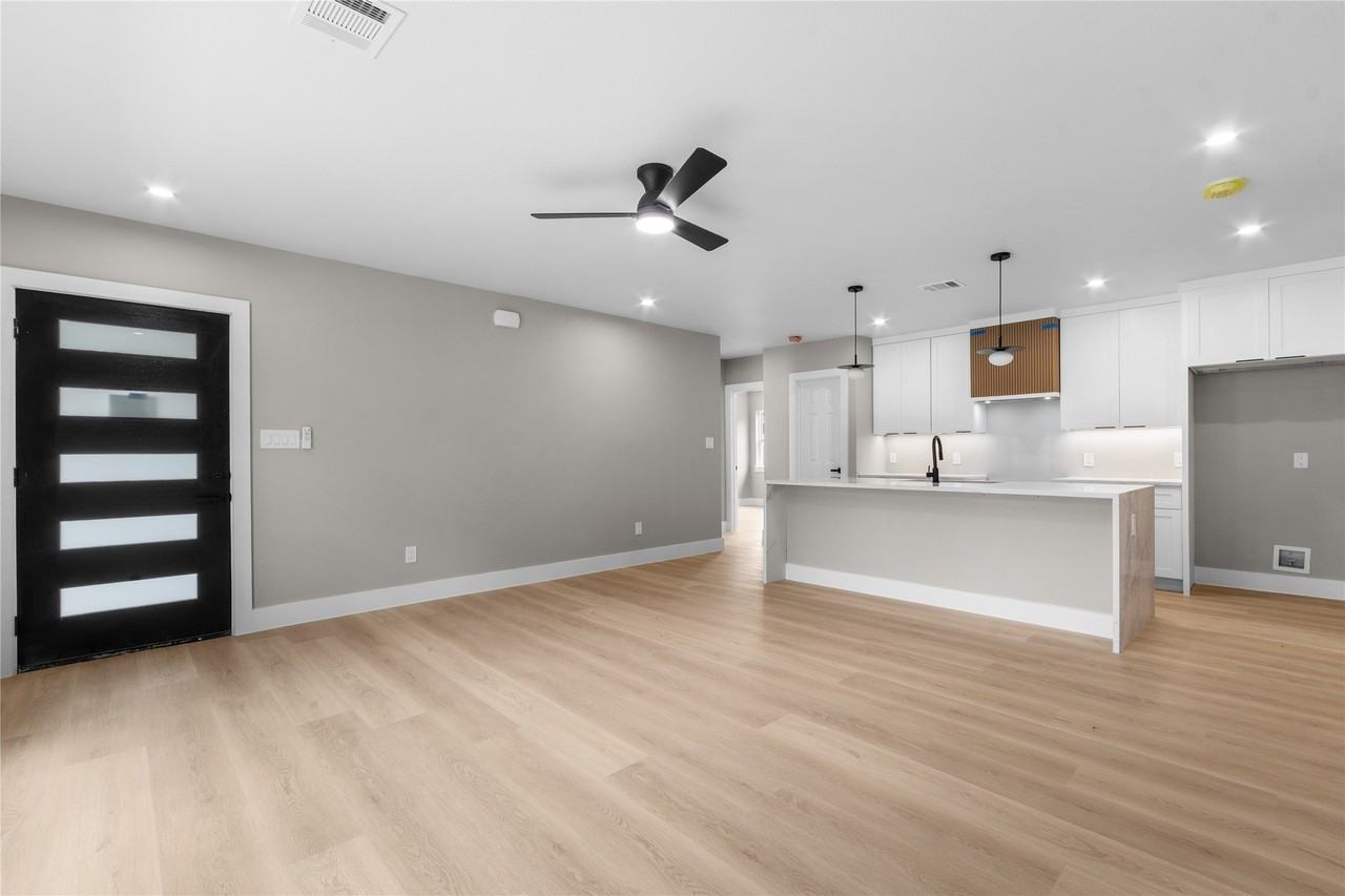 2649 Easter Ave - Photo 6 of 19