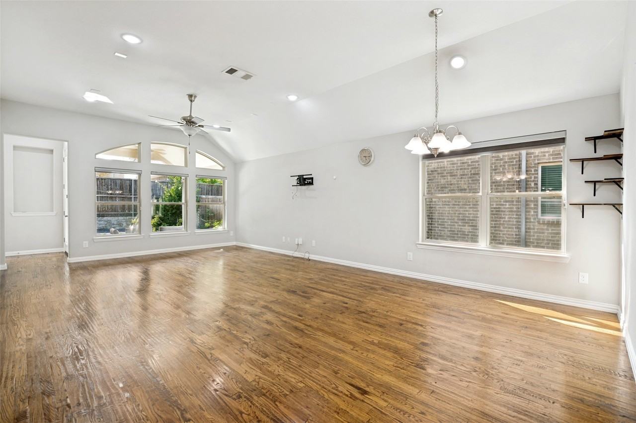 5512 Magnum Way - Photo 3 of 24
