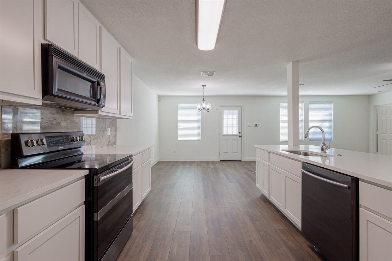 3901 Kathryn Way - Photo 4 of 26