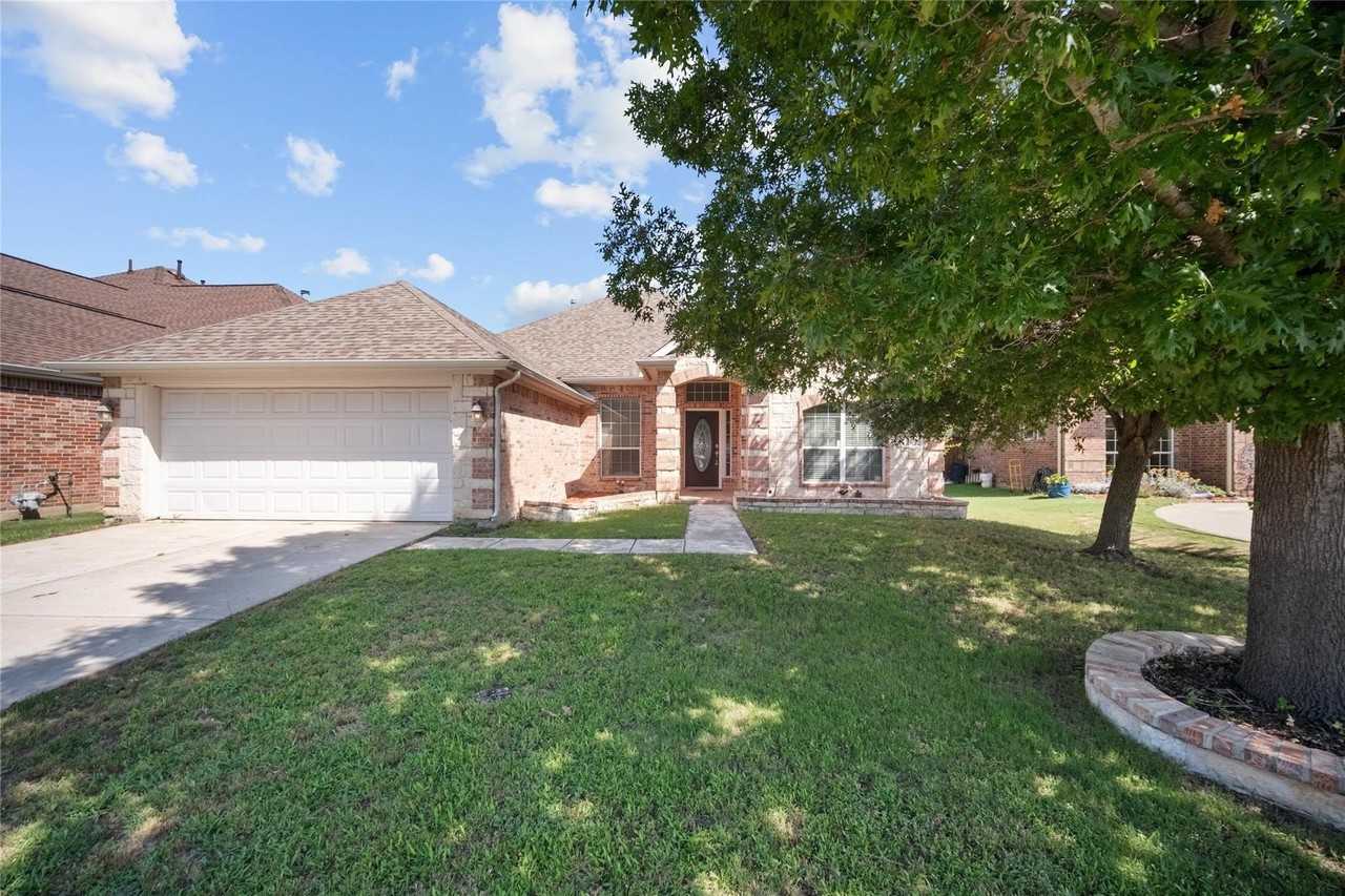 2832 Appaloosa Ct - Photo 2 of 38