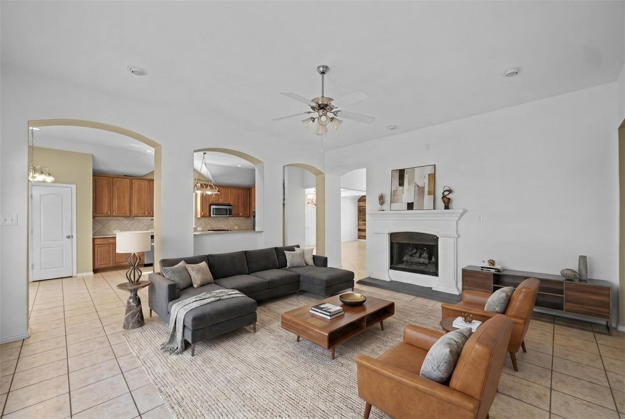 2832 Appaloosa Ct - Photo 7 of 38