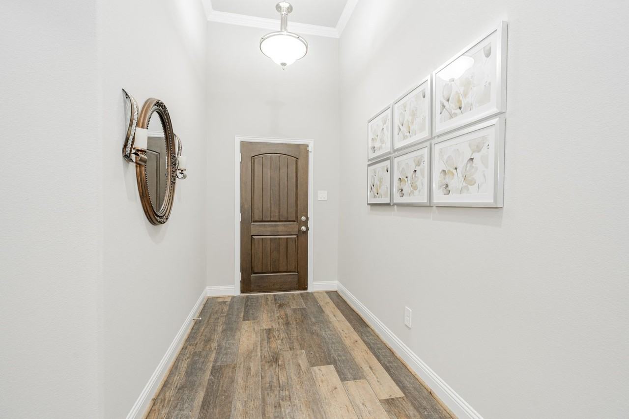524 Crabapple Dr - Photo 2 of 37