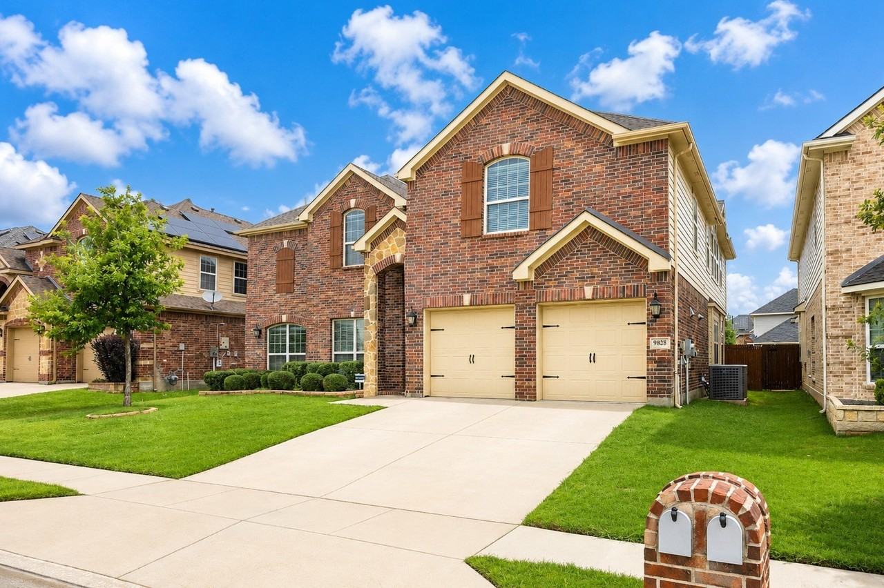 9828 Milkweed Ln - Photo 3 of 40