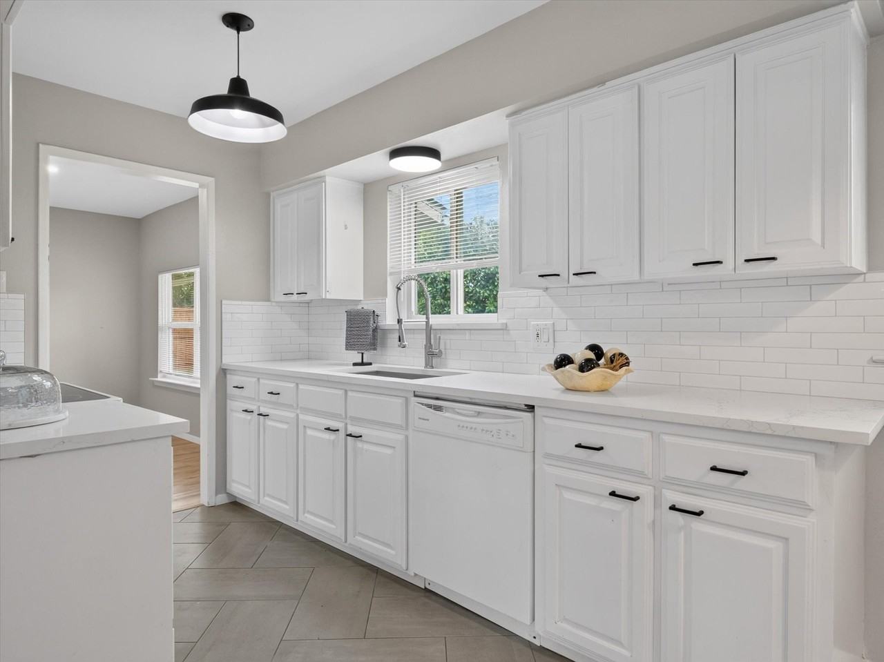 833 Brentwood Ln - Photo 6 of 22