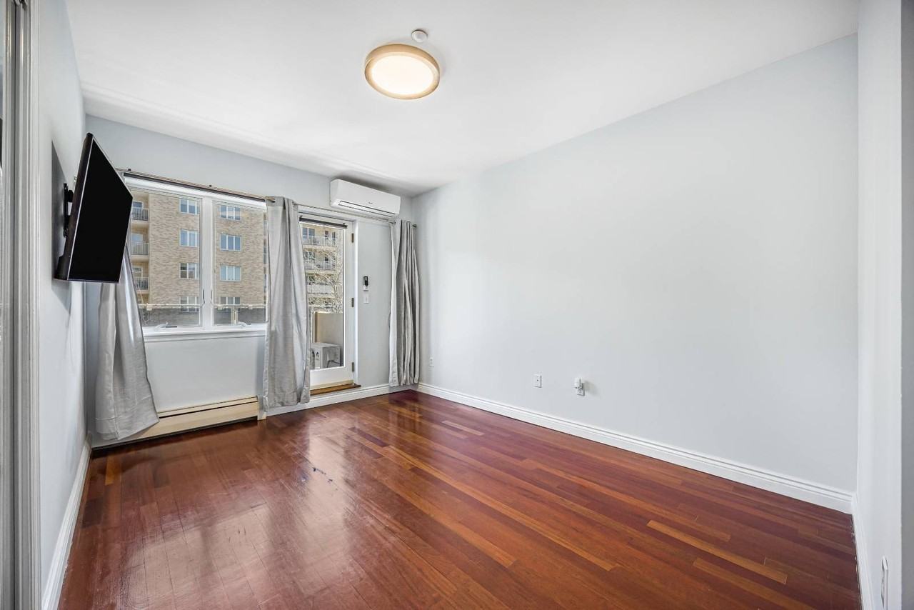 2408 Ocean Ave #9A - Photo 5 of 12