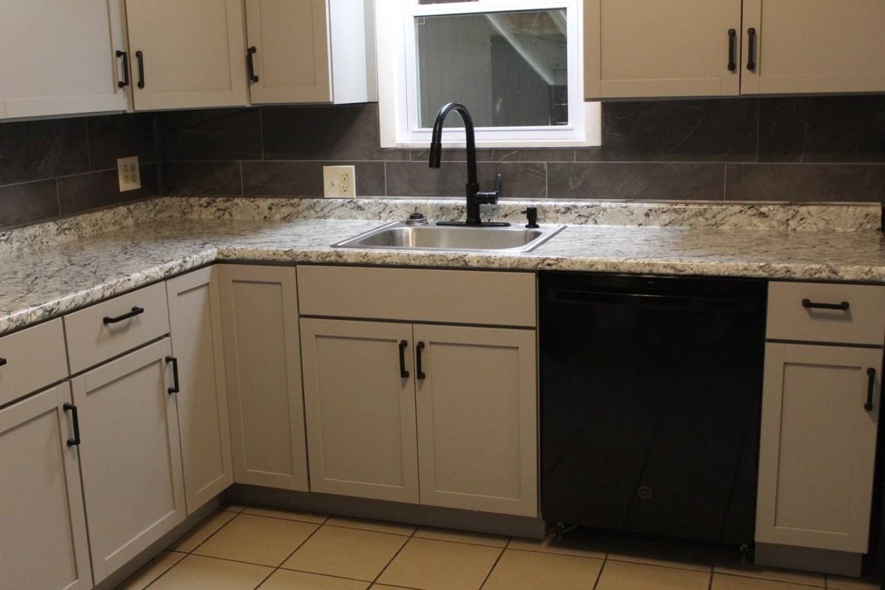 439 7th St - Photo 3 of 13