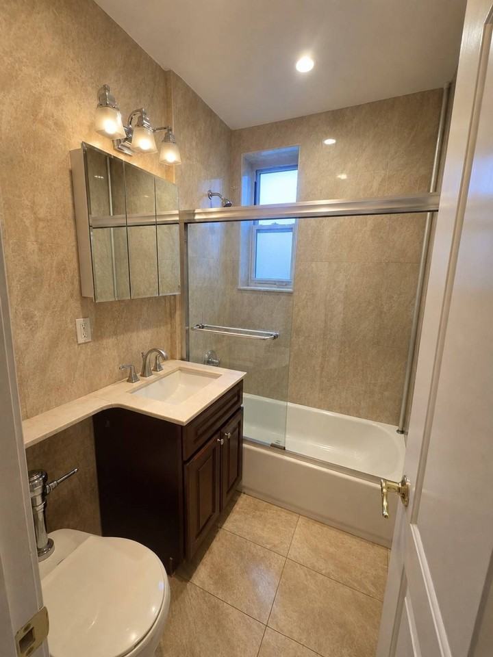5806 43rd Ave #2 - Photo 5 of 5