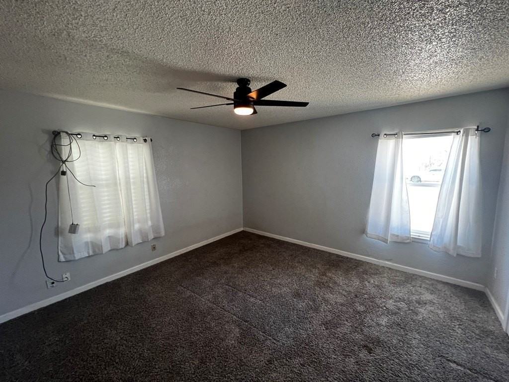 1409 E 38th St - Photo 6 of 11