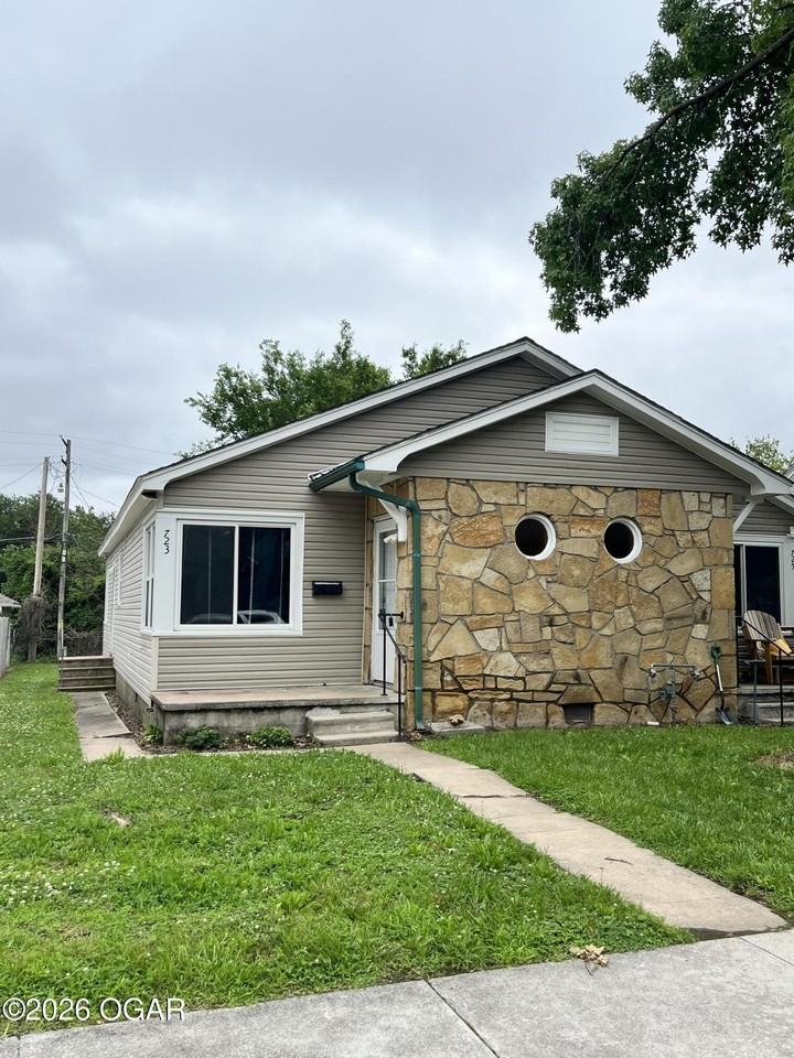 723 Chestnut Ave - Photo 2 of 10