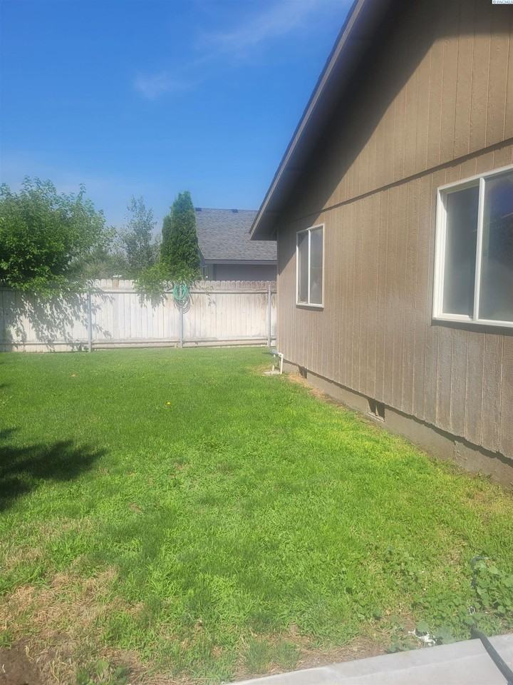 6408 Robinson Dr - Photo 2 of 3