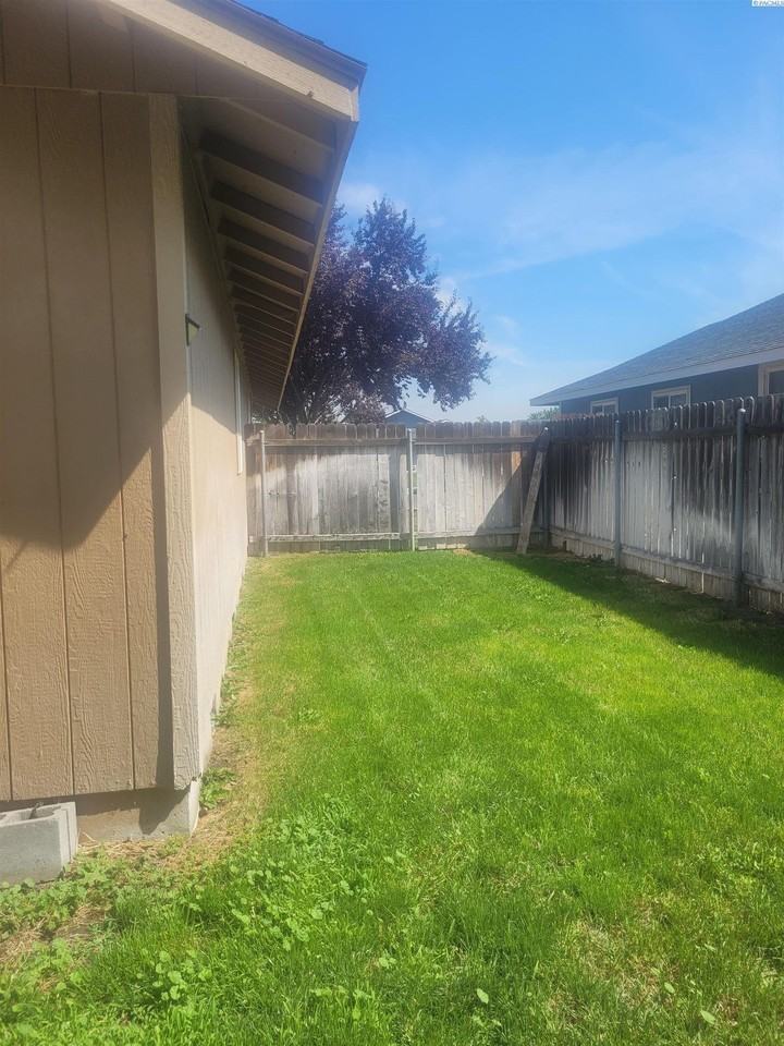 6408 Robinson Dr - Photo 3 of 3