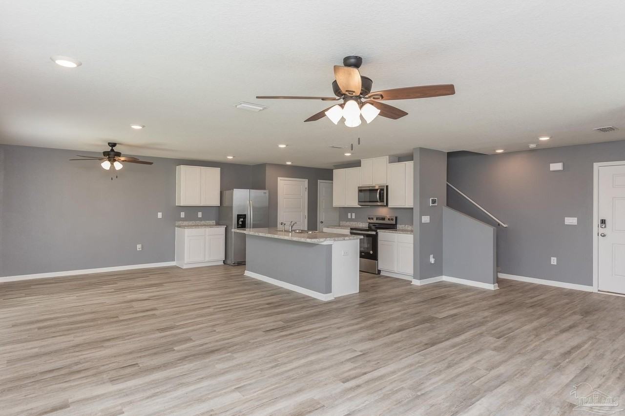 5720 Blackhorse Cir - Photo 2 of 32