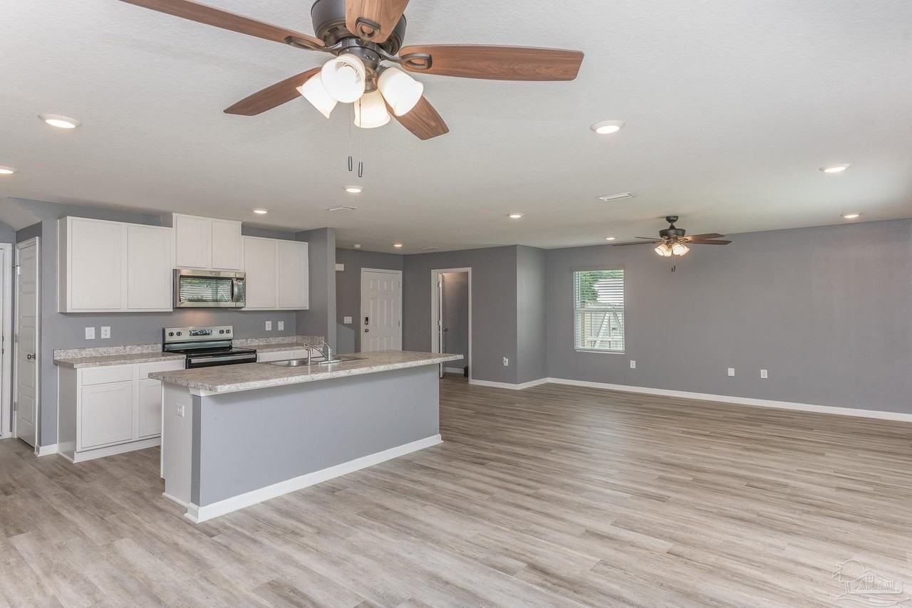 5720 Blackhorse Cir - Photo 3 of 32