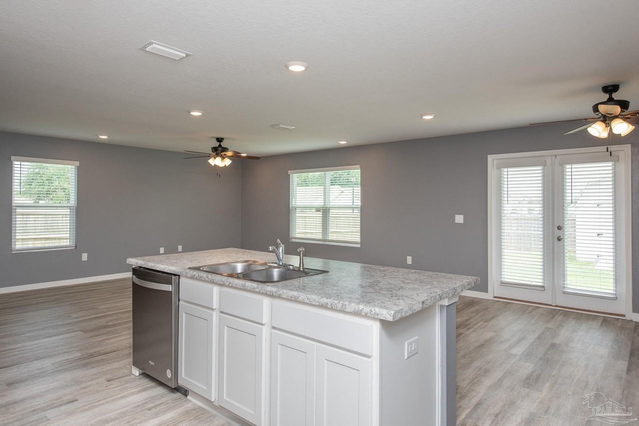 5720 Blackhorse Cir - Photo 4 of 32