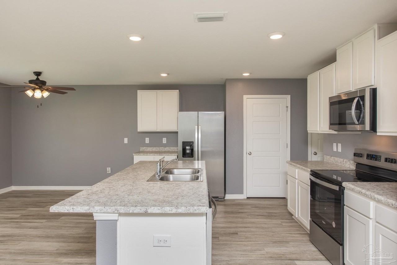 5720 Blackhorse Cir - Photo 6 of 32