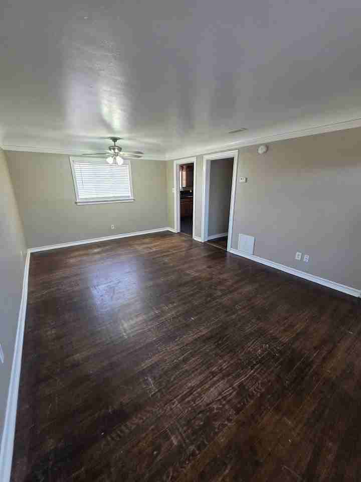 3218 Thomas Ave - Photo 5 of 25