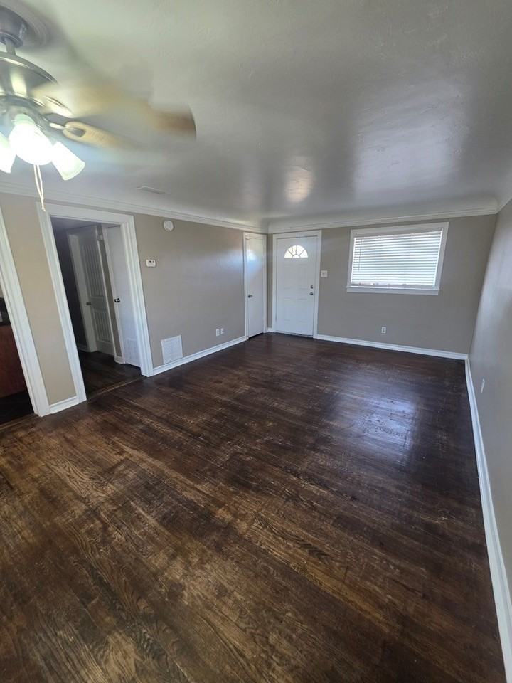 3218 Thomas Ave - Photo 6 of 25