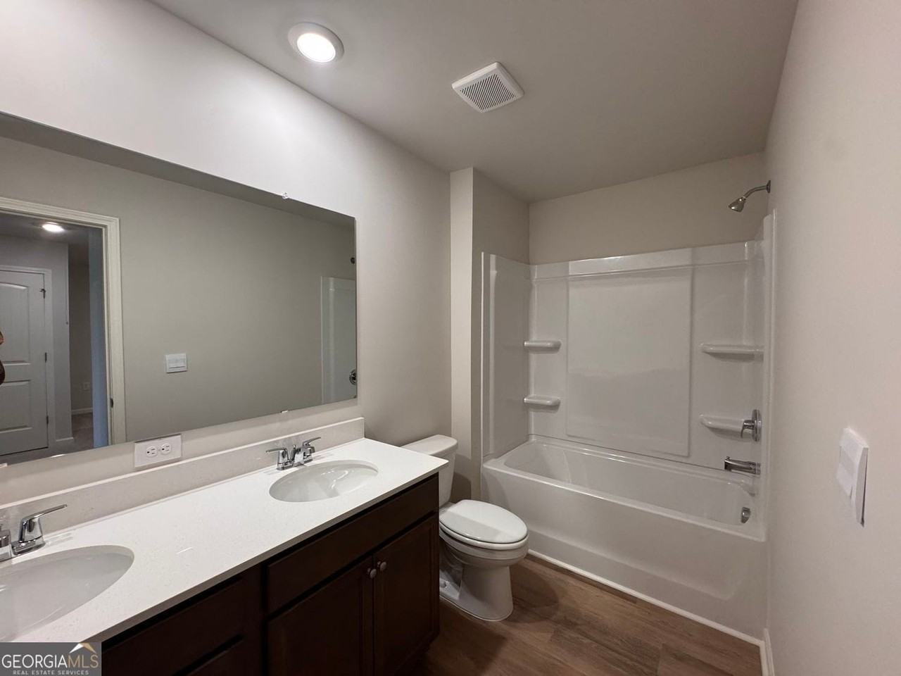 24 Berryville Dr - Photo 4 of 18