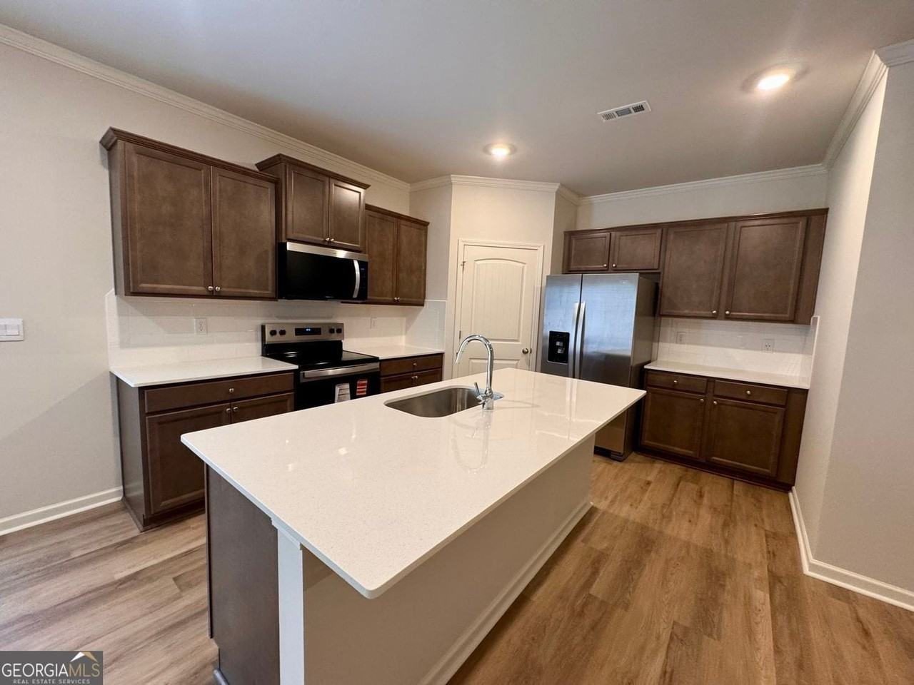 24 Berryville Dr - Photo 6 of 18