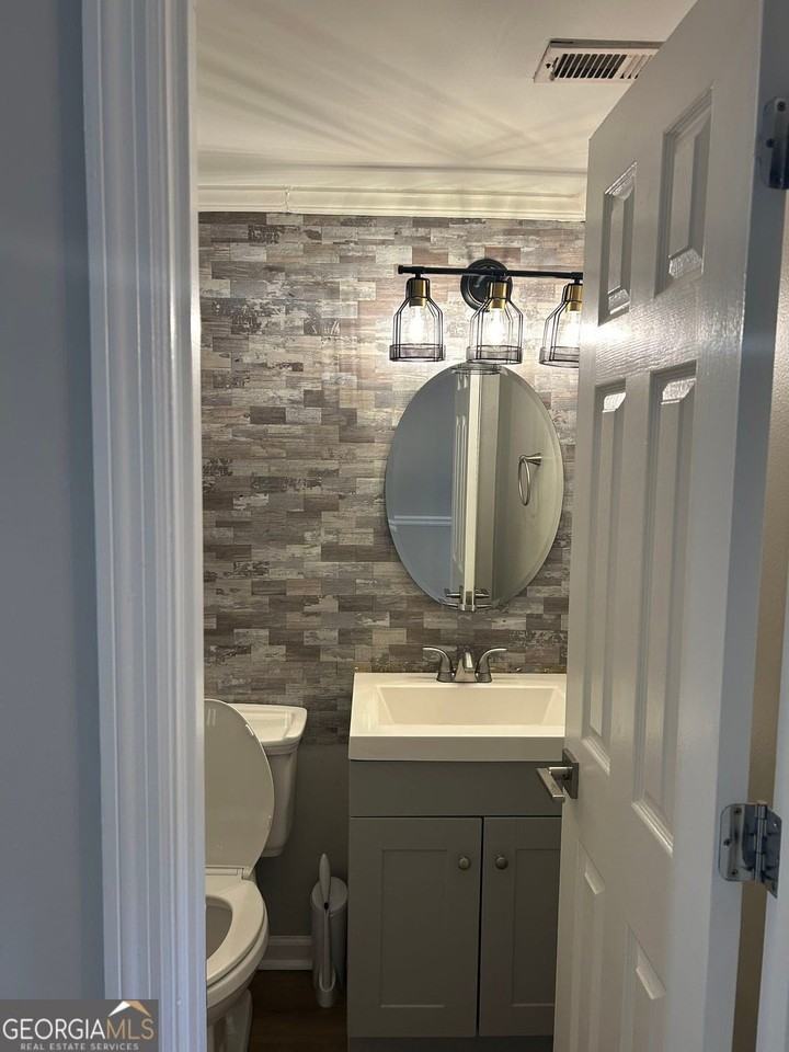 1453 Springleaf Cir Se - Photo 6 of 12