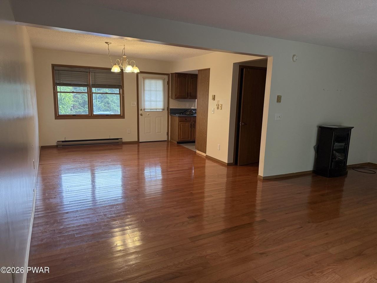110 Wheatfield Dr - Photo 3 of 20