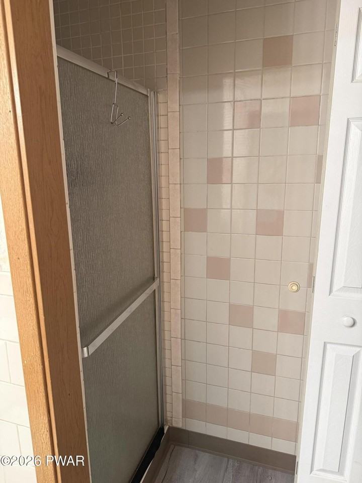 110 Wheatfield Dr - Photo 4 of 20