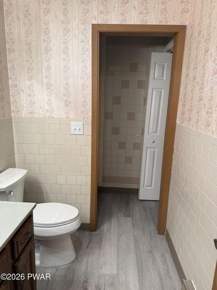 110 Wheatfield Dr - Photo 5 of 20