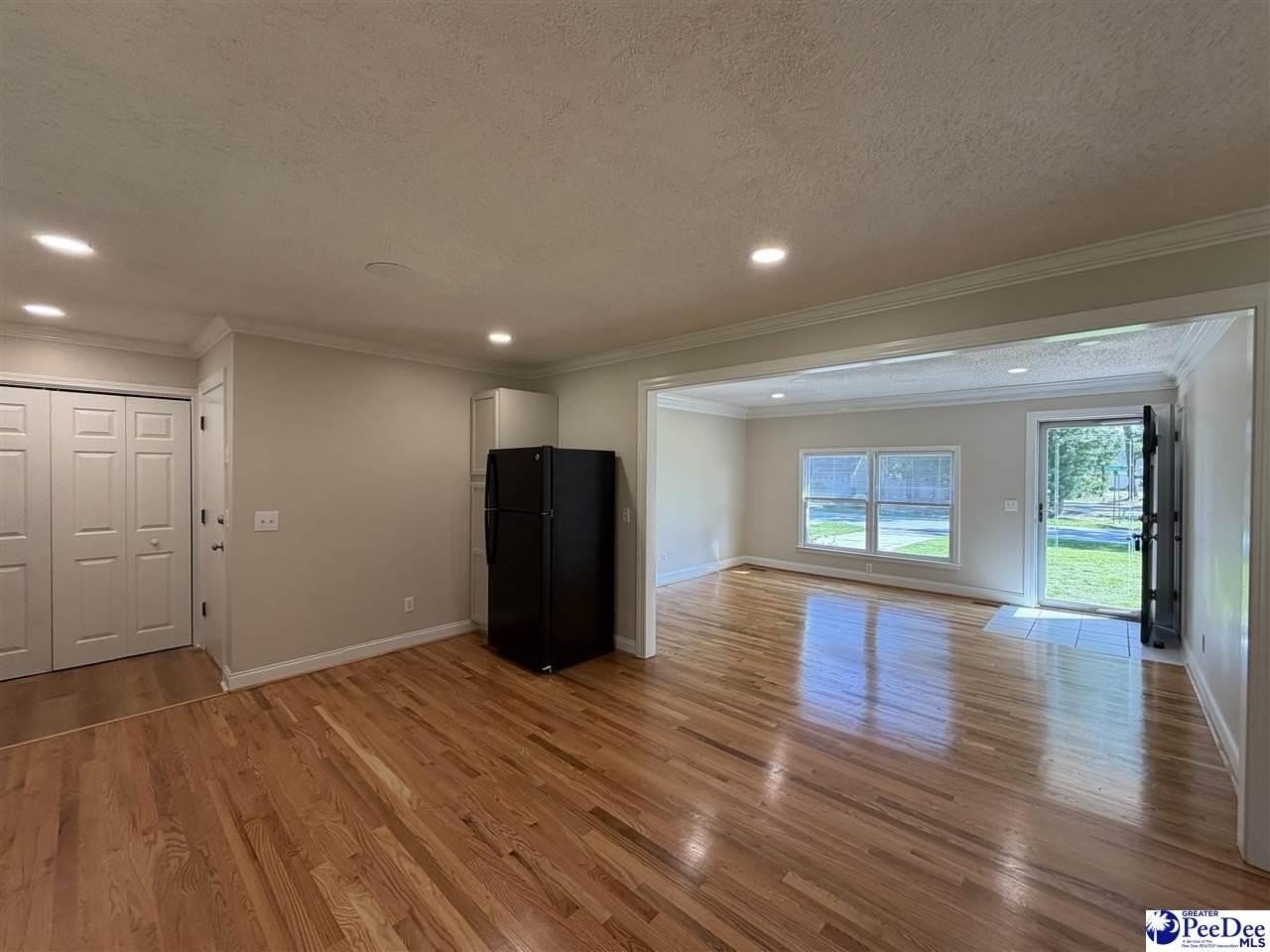 1510 Rosedale St - Photo 7 of 26