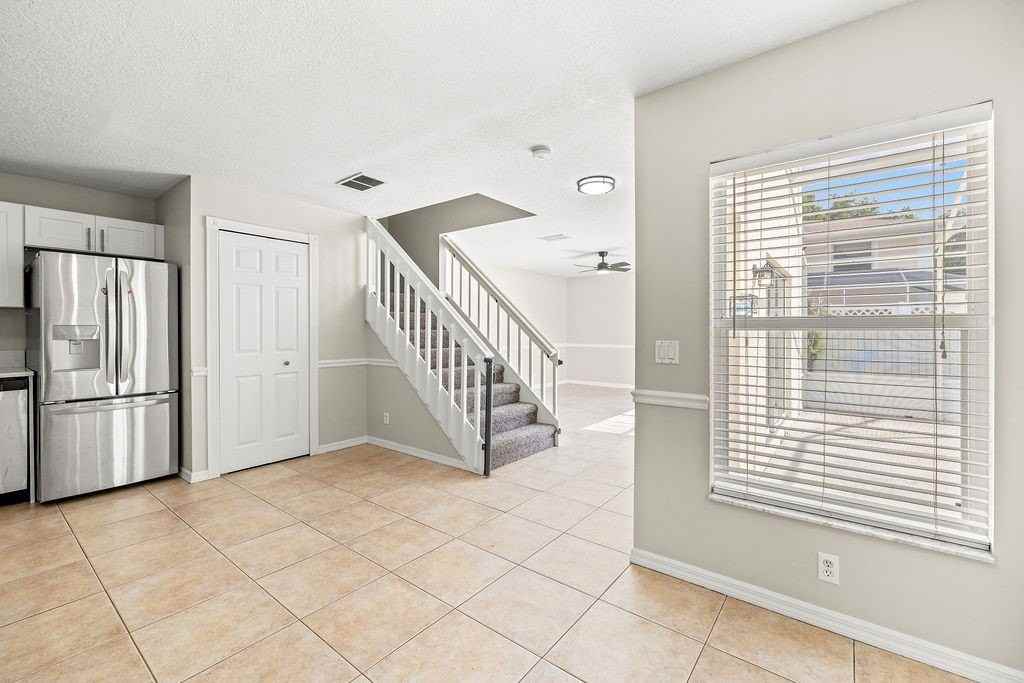 1542 N Lawnwood Cir #37D - Photo 3 of 36