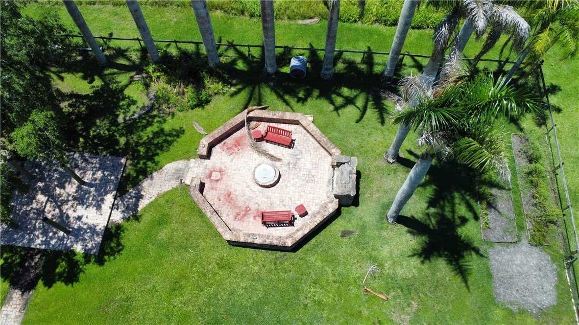 7700 Hidden Hammock Ln - Photo 2 of 26
