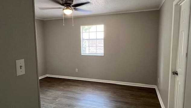 1844 Green Dr Nw - Photo 6 of 11