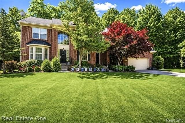 3481 Castlewood Ct - Photo 3 of 50
