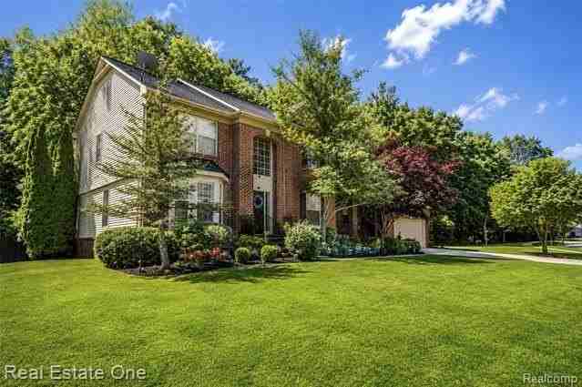 3481 Castlewood Ct - Photo 4 of 50