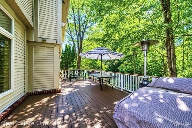 3481 Castlewood Ct - Photo 7 of 50