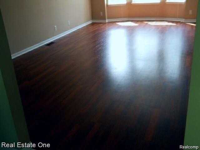 710 N Washington Ave - Photo 3 of 12