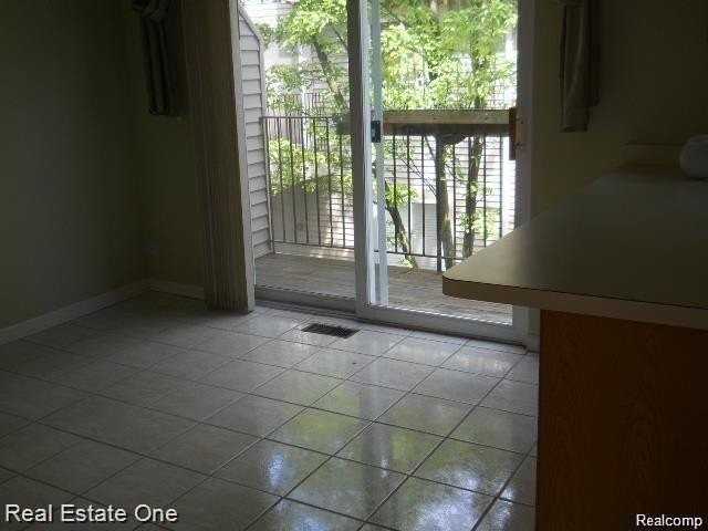 710 N Washington Ave - Photo 6 of 12
