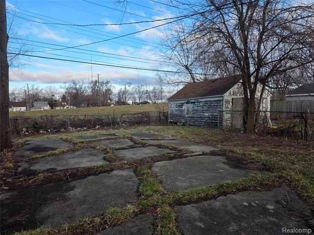 12217 Plainview Ave - Photo 3 of 22