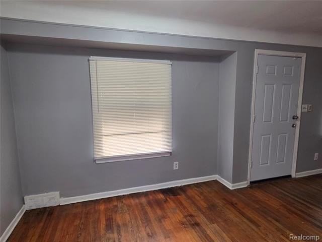 12217 Plainview Ave - Photo 7 of 22
