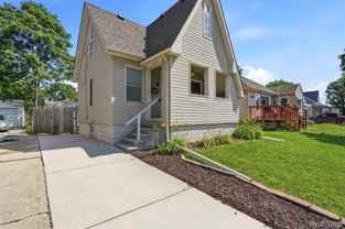 735 E Maxlow Ave - Photo 1 of 1