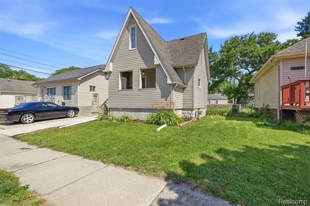 735 E Maxlow Ave - Photo 2 of 30