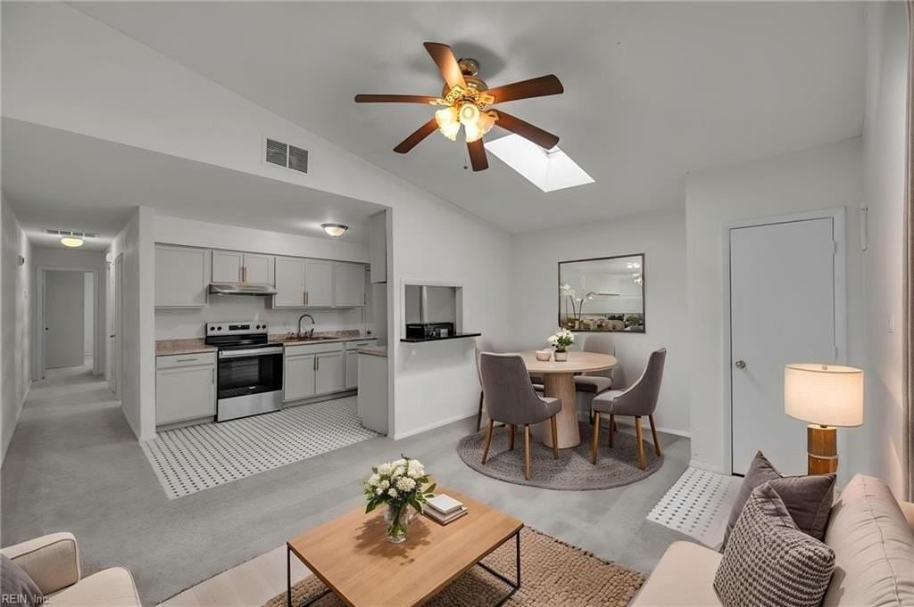 413 N Oceana Blvd - Photo 2 of 16
