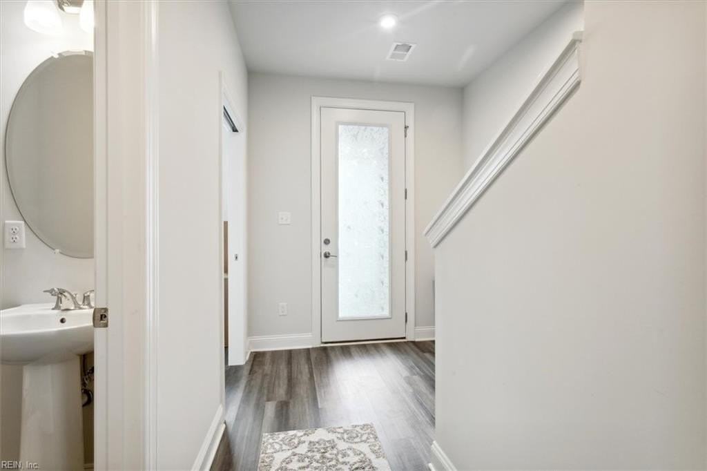 115 Daybeacon St - Photo 6 of 39