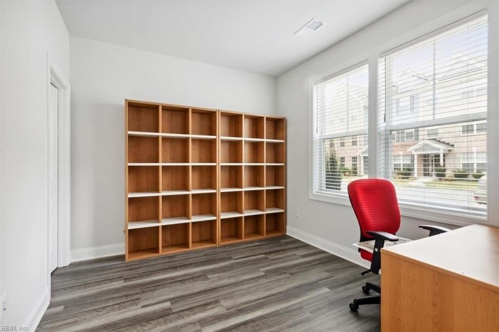 115 Daybeacon St - Photo 7 of 39