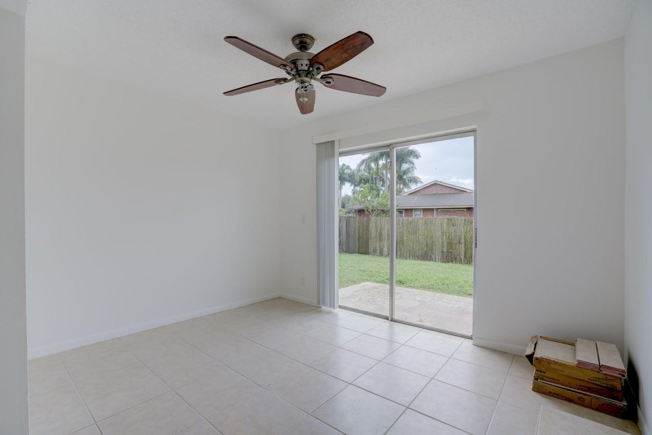 4698 Arthur St - Photo 6 of 12
