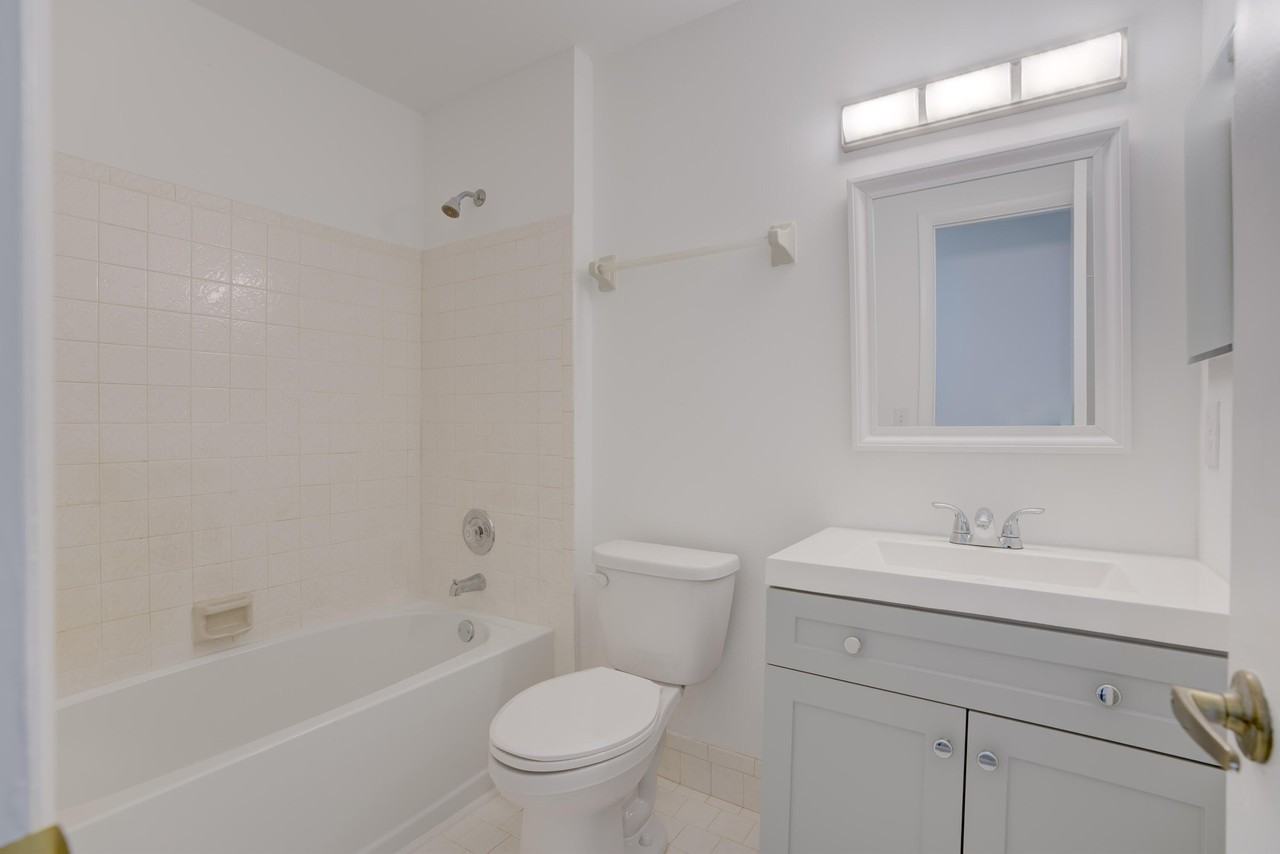 4698 Arthur St - Photo 7 of 12
