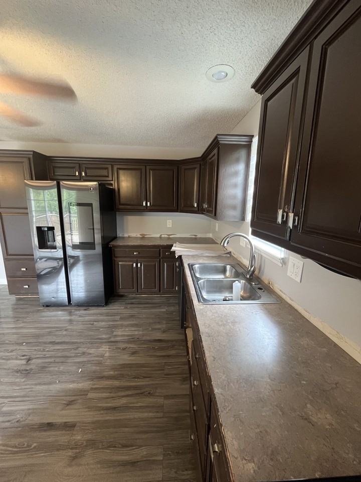 723 Iron Horse Dr #1 - Photo 5 of 29