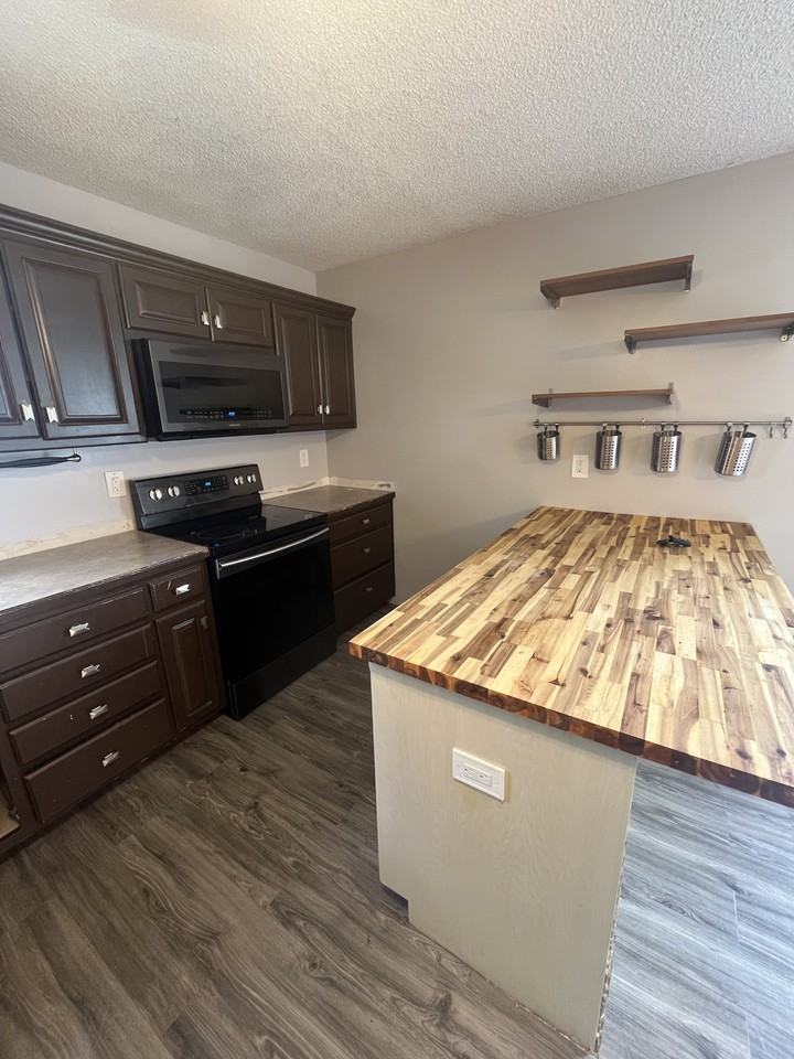 723 Iron Horse Dr #1 - Photo 6 of 29